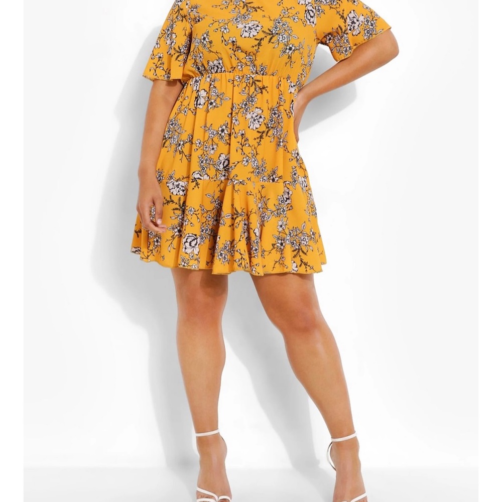 Plus Boohoo Tiered Floral Smock Dress NWT